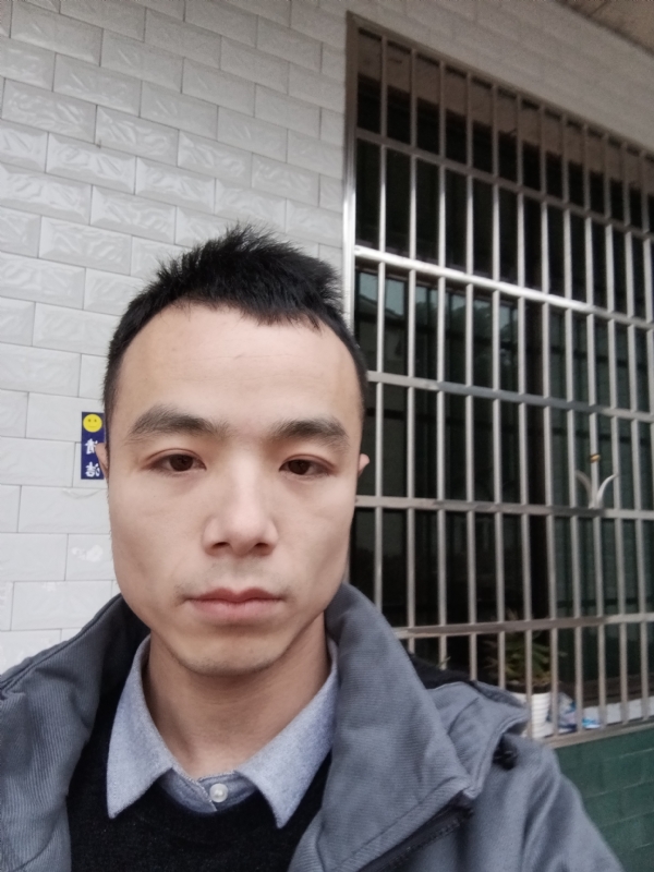 笑得那么开心的第一张照片--湖南残疾人相亲网